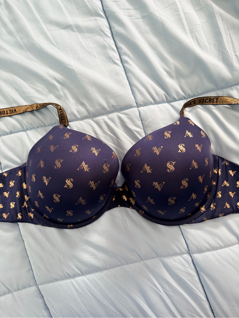 Victoria’s Secret script push up bra 40DD